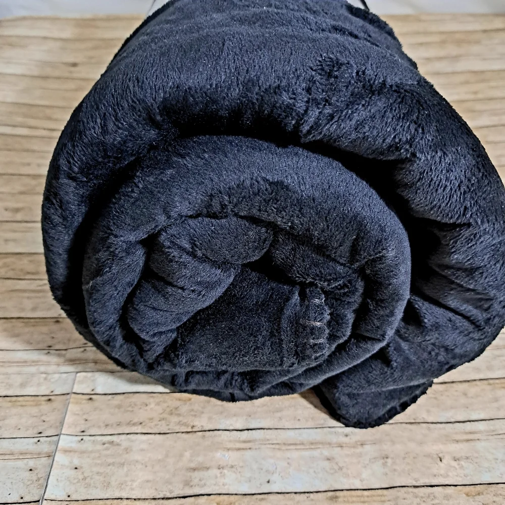Studio Micro-Mink/ Sherpa Throw Soft & Cozy, Coal Black 50